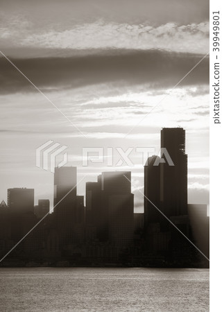 Seattle sunrise 39949801