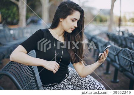 beautiful brunette girl 39952249