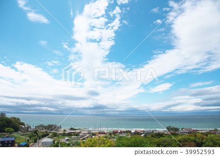 Blue sky and the sea (Mihama-cho, Chita-gun, Aichi Prefecture) 39952593