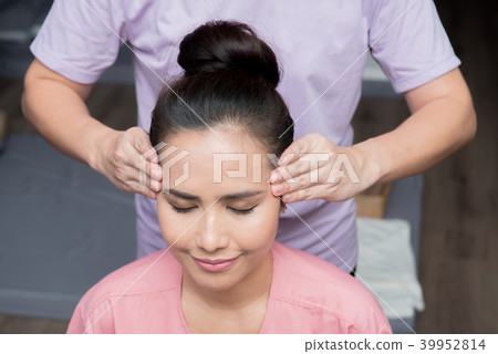 Spa and Thai massage, relaxing and healthy 39952814