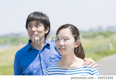 室外的夫婦 39952940