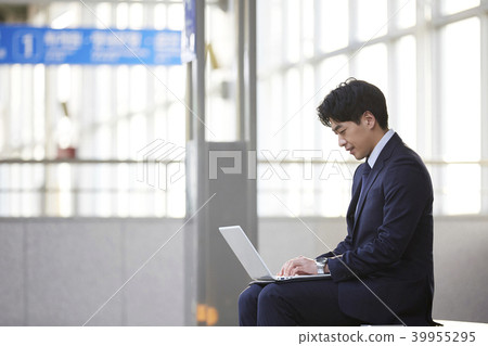 Businessman, Korean 39955295