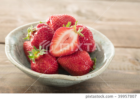 一個草莓 39957807