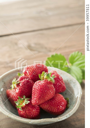 Strawberry  39957811