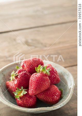 Strawberry  39957818