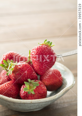 Strawberry  39957819