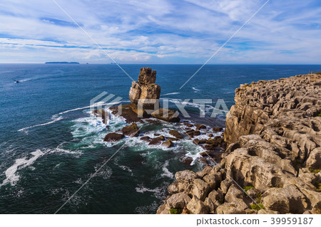 Coast in Peniche - Portugal Coast in Peniche - Portugal 39959187