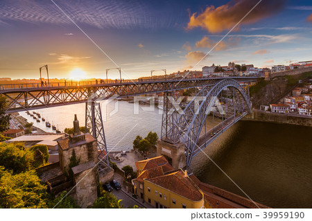 Porto old town - Portugal 39959190