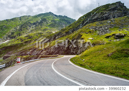 Transfagarasan mountain road 39960232