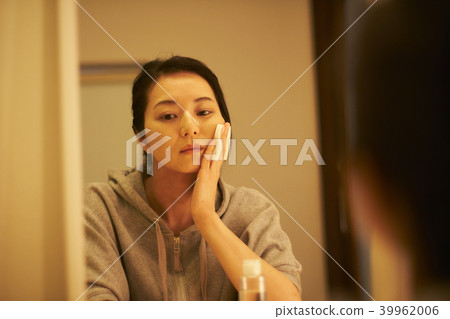 美容夜間護理女人 39962006