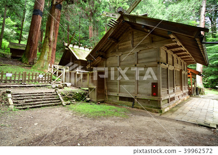 Nishina Akira Shrine和主要的神社 Nishina Akira Shrine和主要的神社 39962572