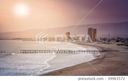 Sun over the beach in Arica Sun over the beach in Arica 39963572