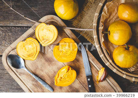 Lucuma fruits-Eggfruits 39966219