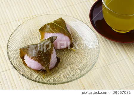 Sakura mochi Sakura mochi 39967081