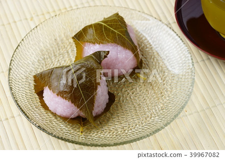 Sakura mochi Sakura mochi 39967082