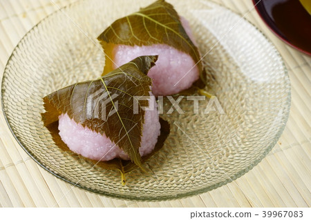 Sakura mochi Sakura mochi 39967083
