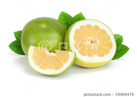 Citrus Sweetie or Pomelit, oroblanco with slices and leaf isolated on white background close-up 39968478