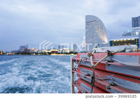 Life jacket Life jacket 39969185