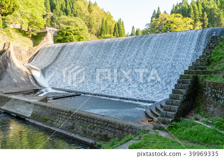 White water basin dam 39969335