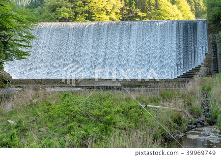 White water basin dam 39969749