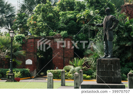 Jose Rizal Statue Fort Santiago horse carriage 39970707