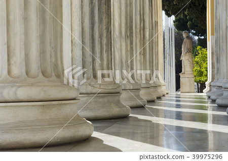 row of marble columns 39975296