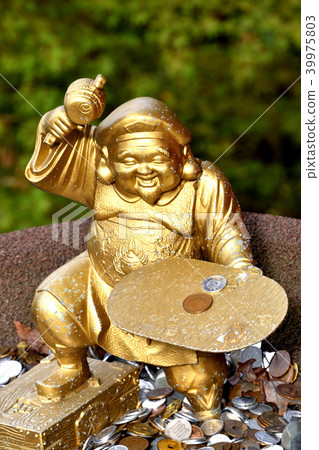 Great Black Heavenly Statue of Daishoin 39975803