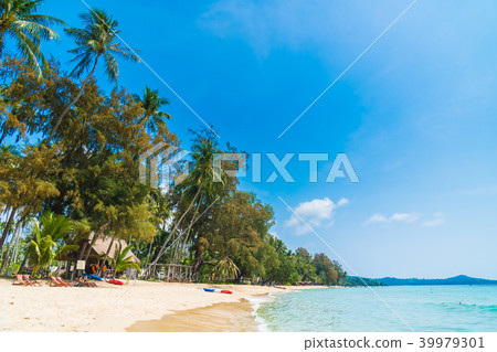 Beautiful tropical beach and sea Beautiful tropical beach and sea 39979301