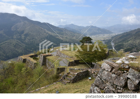 Takeda Castle Ruins Minami 1000 tatami 39980188