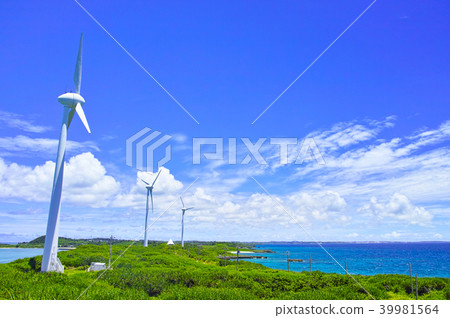 宮古島的宮古島。從Nishi-Pei Anan的Ikeda Ohashi天文台看到的風力發電場景 宮古島的宮古島。從Nishi-Pei Anan的Ikeda Ohashi天文台看到的風力發電場景 39981564