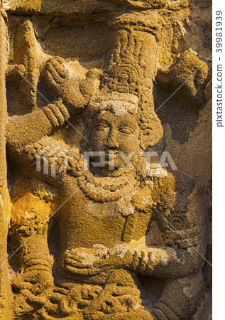 Carved idols on wall, kanchi Kailasanathar temple Carved idols on wall, kanchi Kailasanathar temple 39981939
