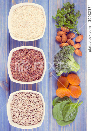 Products containing calcium and dietary fiber Products containing calcium and dietary fiber 39982574