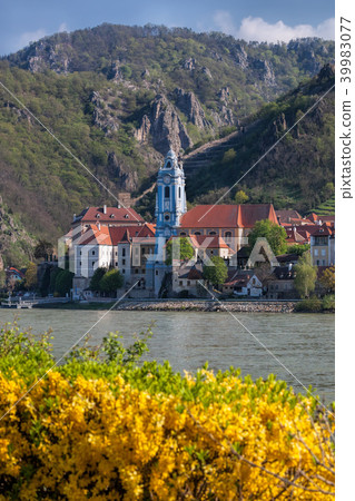 Durnstein village during spring in Wachau, Austria 39983077