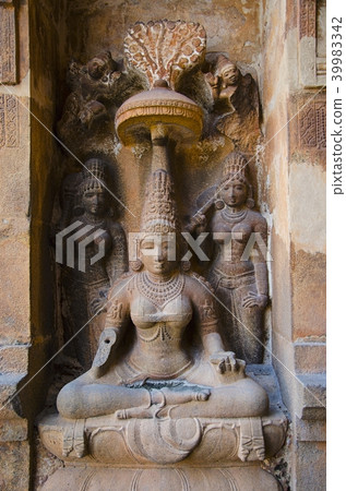 Carved stone idol, Brihadishvara Temple, Thanjavu Carved stone idol, Brihadishvara Temple, Thanjavu 39983342