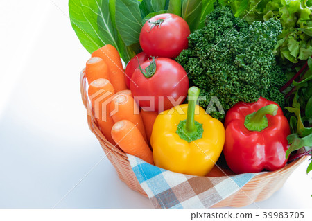 Nutritious green and yellow vegetables 39983705