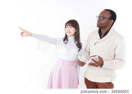 A young woman who guides foreign tourists in English 39988003