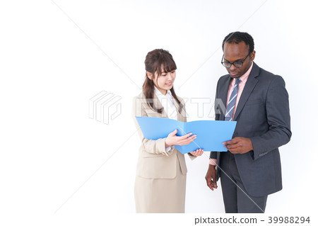 溝通在辦公室的企業人 39988294