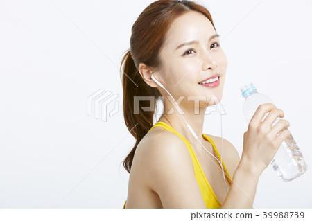 Women Sportswear Hydration 39988739