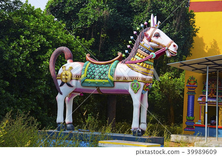 Colorful Horse at the entrance of the temple 39989609