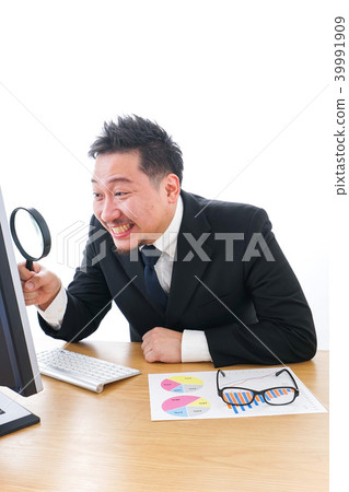 Business man who investigates 39991909