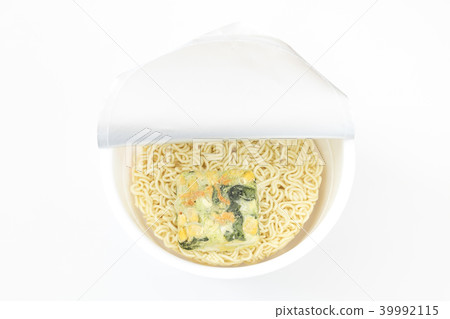 Cup ramen before putting in hot water 39992115