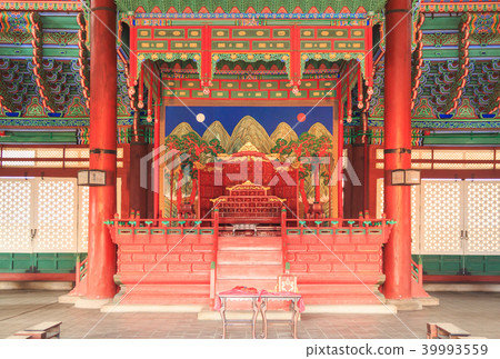 Inside the Kyng-bok Palace 39993559