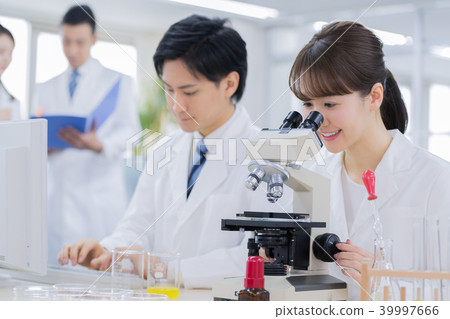 Business Woman, Researcher, Lab, Science, Experiment, Microscope Business Woman, Researcher, Lab, Science, Experiment, Microscope 39997666
