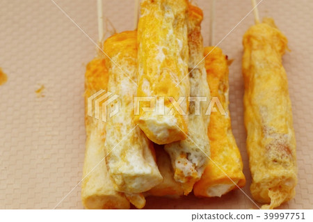 Thai roll omelet street food 39997751