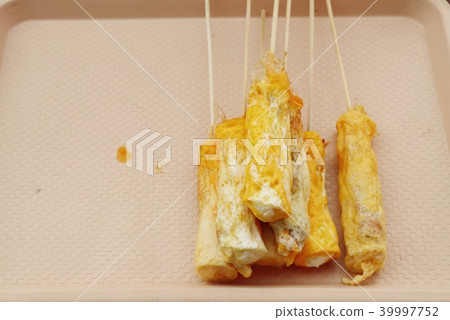 Thai roll omelet street food Thai roll omelet street food 39997752