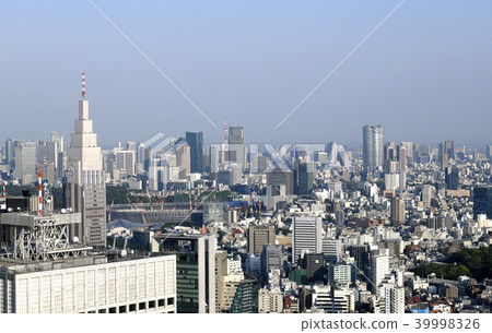 日本東京都市風景“建設中的新國家體育場”和東京鐵塔等 39998326
