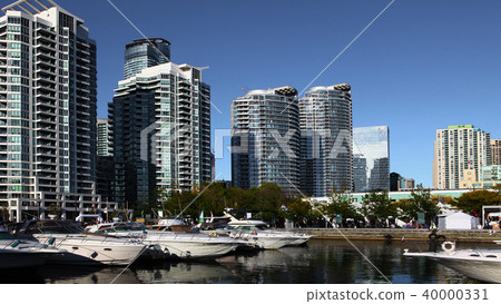 Condominiums overlooking harbor in Toronto, Canada 40000331