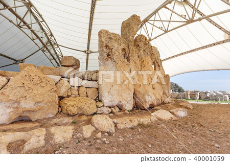 Mnajdra Temple within Hagar Qim. Qrendi, Malta Mnajdra Temple within Hagar Qim. Qrendi, Malta 40001059