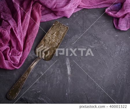 vintage iron spatula for dessert  40001322