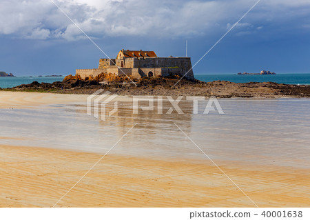 Saint Malo. Fort National on the island. 40001638